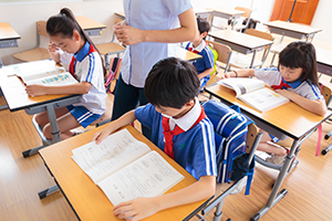 你擔(dān)心的國(guó)際化學(xué)校課程，孩子應(yīng)該怎么學(xué)？